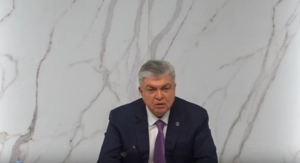 Мэр Челнов о просьбе жителей отключить в домах тепло Мэр Челнов о просьбе жителей отключить в домах тепло