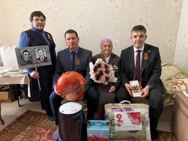 В Набережных Челнах проходят традиционные предпраздничные визиты к ветеранам 