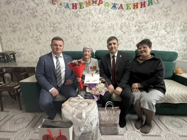 Ветеран Нира Галимьяновна Гайнетдиновова празднует 95‑летие Ветеран Нира Галимьяновна Гайнетдиновова празднует 95‑летие