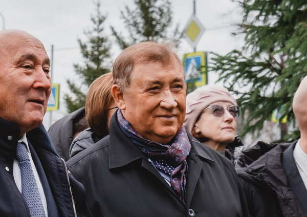 «Стукнуло по бизнесу чрезвычайно очень, почти все уходят. Торговые центры пустеют – люди уйдут в тень» «Стукнуло по бизнесу чрезвычайно очень, почти все уходят. Торговые центры пустеют – люди уйдут в тень»