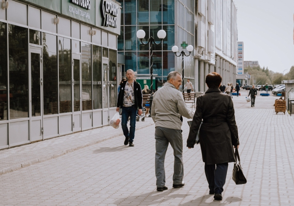 «Стукнуло по бизнесу чрезвычайно очень, почти все уходят. Торговые центры пустеют – люди уйдут в тень» «Стукнуло по бизнесу чрезвычайно очень, почти все уходят. Торговые центры пустеют – люди уйдут в тень»