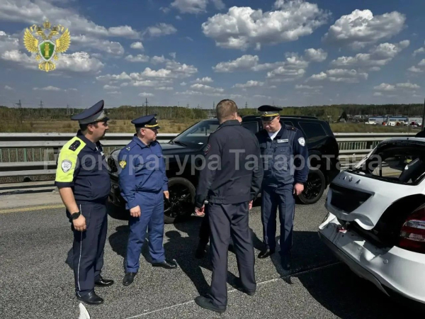 В Татарстане в лобовом ДТП с грузовиком погибли водитель и пассажирка легковушки В Татарстане в лобовом ДТП с грузовиком погибли водитель и пассажирка легковушки