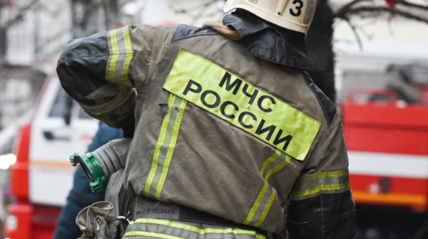 Пожар в Набережных Челнах охватил более десяти тысяч квадратных метров Пожар в Набережных Челнах охватил более десяти тысяч квадратных метров