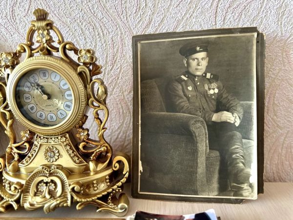 В Набережных Челнах поздравили 99-летнего ветерана с наступающим Днем Победы 