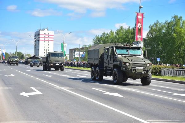 Парад Победы в Набережных Челнах в лицах (фоторепортаж) 