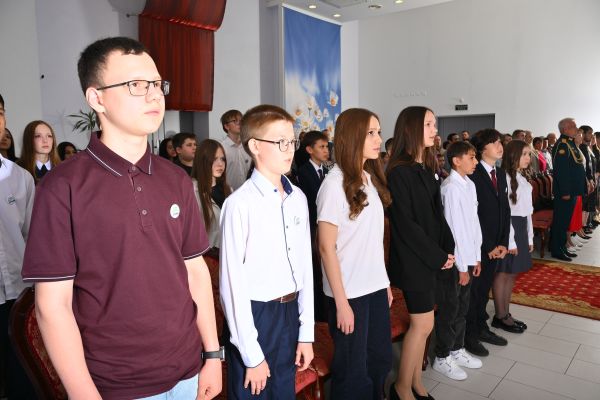 23 юных челнинца получили паспорта в торжественной обстановке 23 юных челнинца получили паспорта в торжественной обстановке