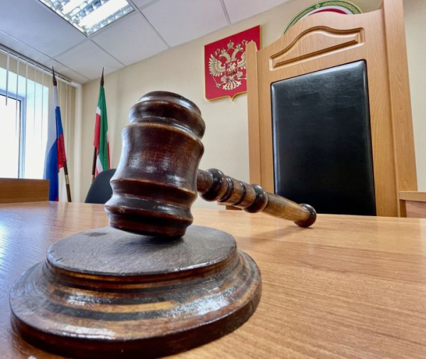 Дождик, такси и наркотические вещества: суд в Челнах отложил колонию студентке для её малыша Дождик, такси и наркотические вещества: суд в Челнах отложил колонию студентке для её малыша