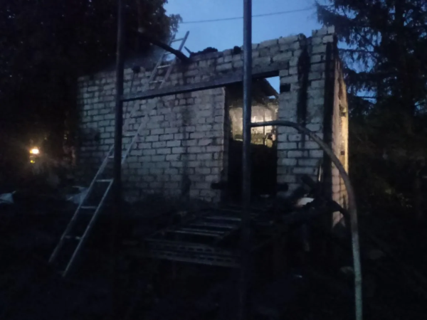 Выходные с огоньком: в садовых обществах Челнов произошли два пожара Выходные с огоньком: в садовых обществах Челнов произошли два пожара