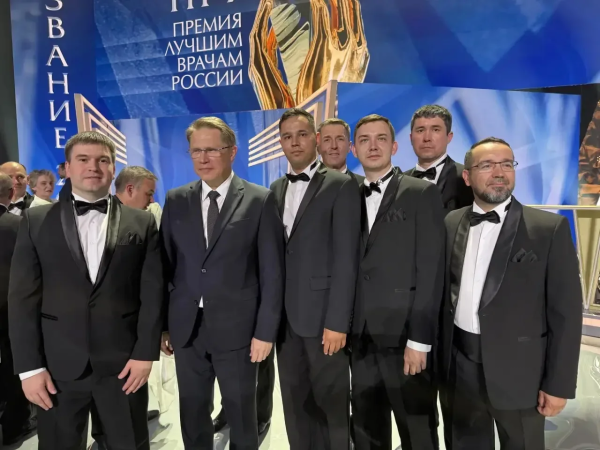 Докторы Челнов получили премию «Призвание» за неповторимое спасение матери и дочери Докторы Челнов получили премию «Призвание» за неповторимое спасение матери и дочери