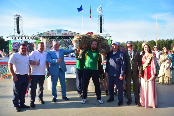 В Набережных Челнах ярко и масштабно отпраздновали Сабантуй – 2026 В Набережных Челнах ярко и масштабно отпраздновали Сабантуй – 2026