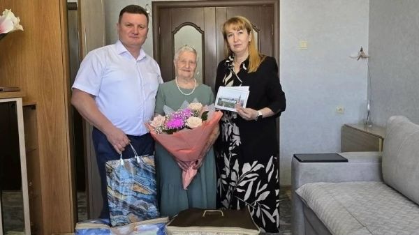 Ветеран Тамара Ивашина получила поздравления с 91-летием Ветеран Тамара Ивашина получила поздравления с 91-летием