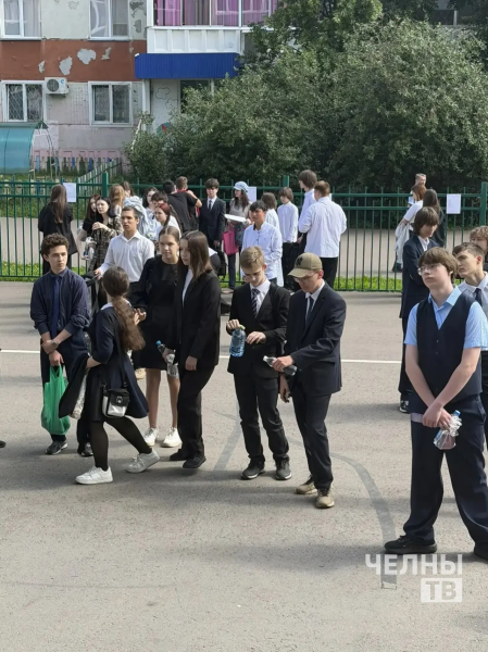 Девятиклассники сдают ОГЭ по информатике: экзамен проходит за компьютерами Девятиклассники сдают ОГЭ по информатике: экзамен проходит за компьютерами