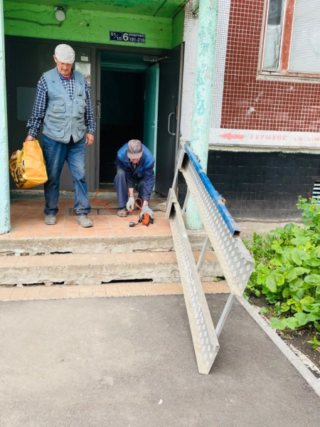В Челнах установили пандусы для парализованного мужчины и мамы бойца СВО В Челнах установили пандусы для парализованного мужчины и мамы бойца СВО