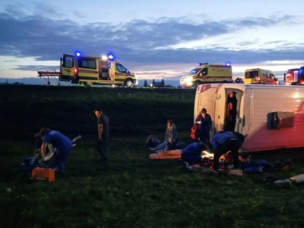 Есть пострадавшие: в Татарстане перевернулся автобус с 46 пассажирами Есть пострадавшие: в Татарстане перевернулся автобус с 46 пассажирами