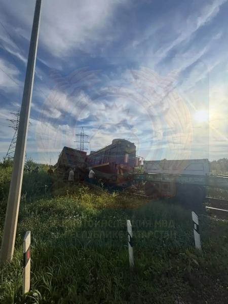 В Челнах шофер грузового автомобиля умер в результате дорожно-транспортного происшествия с поездом