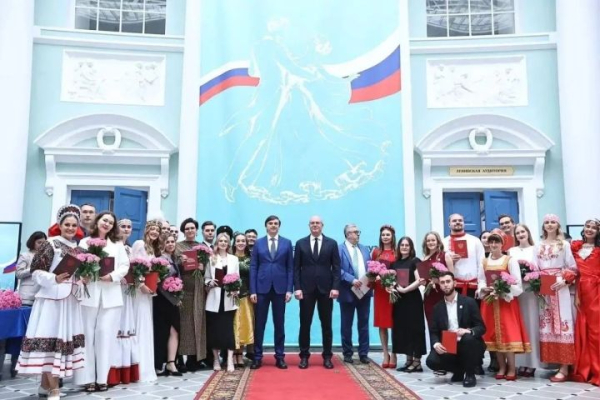 Выпускница педуниверситета Челнов выступила на первом всероссийском балу преподавателей