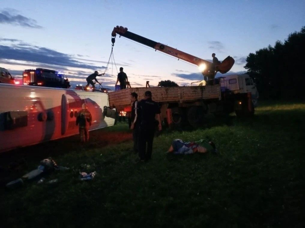 Есть пострадавшие: в Татарстане перевернулся автобус с 46 пассажирами Есть пострадавшие: в Татарстане перевернулся автобус с 46 пассажирами