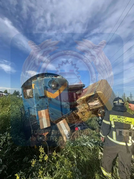 В Челнах шофер грузового автомобиля умер в результате дорожно-транспортного происшествия с поездом