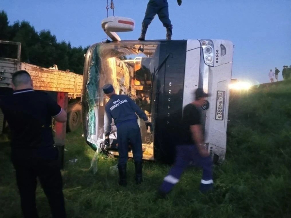 Есть пострадавшие: в Татарстане перевернулся автобус с 46 пассажирами Есть пострадавшие: в Татарстане перевернулся автобус с 46 пассажирами