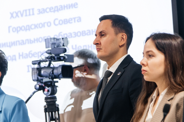 &laquo;Выход есть. Земли есть. Ясно, не в городе, но до ближайших участков, предлагаем??, 35&ndash;40 минут&raquo;