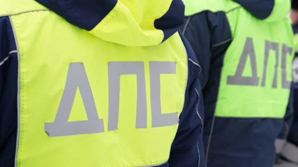 Сотрудника ГИБДД из Набережных Челнов вознаградят за спасение людей из возгорания Сотрудника ГИБДД из Набережных Челнов вознаградят за спасение людей из возгорания