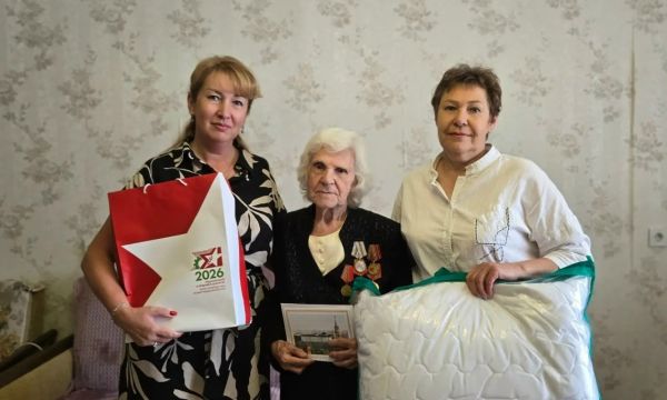 В Набережных Челнах торжественно поздравили ветеранов В Набережных Челнах торжественно поздравили ветеранов