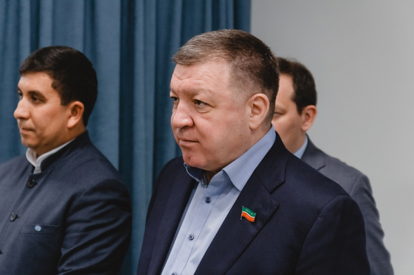 «Если говорить о бизнесе и спорте, то речь идет об огромных суммах. В основном это люди, которые раньше сами занимались...» «Если говорить о бизнесе и спорте, то речь идет об огромных суммах. В основном это люди, которые раньше сами занимались...»