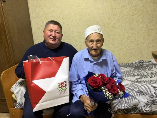 В Набережных Челнах торжественно поздравили ветеранов В Набережных Челнах торжественно поздравили ветеранов