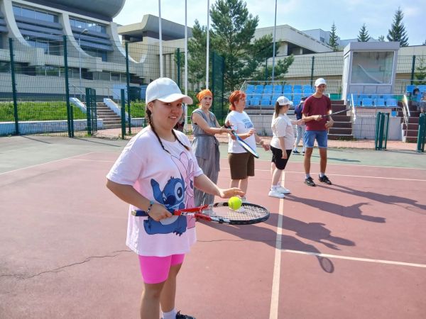 «Спорт России» помогает подопечным «Доверия» освоить большой теннис «Спорт России» помогает подопечным «Доверия» освоить большой теннис
