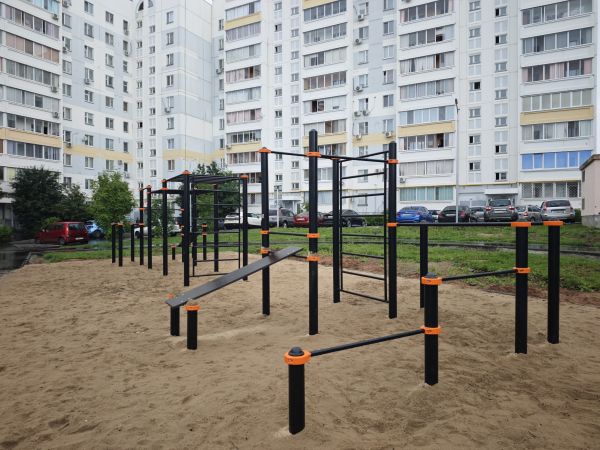Депутаты проверили ход благоустройства дворов в Набережных Челнах Депутаты проверили ход благоустройства дворов в Набережных Челнах