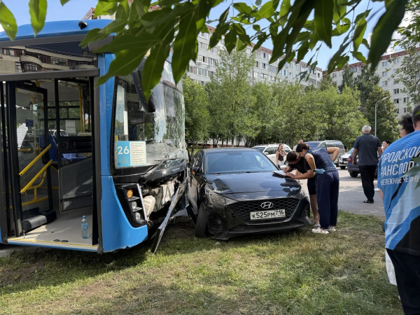 «Лобовуха» всмятку: в Челнах автобус попал в ДТП с легковым автомобилем «Лобовуха» всмятку: в Челнах автобус попал в ДТП с легковым автомобилем