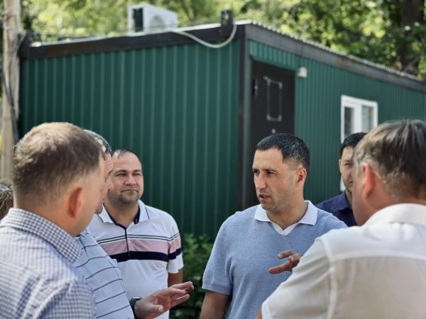 Фарид Салахов ознакомился с ходом капремонта городских объектов Фарид Салахов ознакомился с ходом капремонта городских объектов