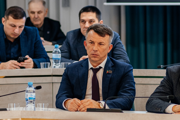 «Если говорить о бизнесе и спорте, то речь идет об огромных суммах. В основном это люди, которые раньше сами занимались...» «Если говорить о бизнесе и спорте, то речь идет об огромных суммах. В основном это люди, которые раньше сами занимались...»