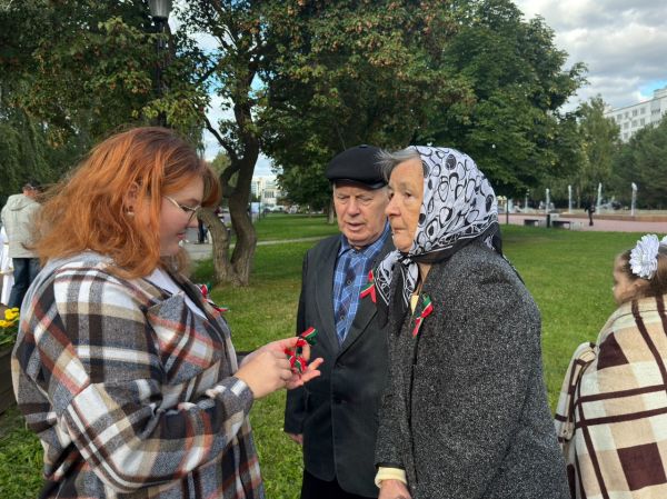 На бульваре Энтузиастов отметили День Республики концертом и награждениями На бульваре Энтузиастов отметили День Республики концертом и награждениями