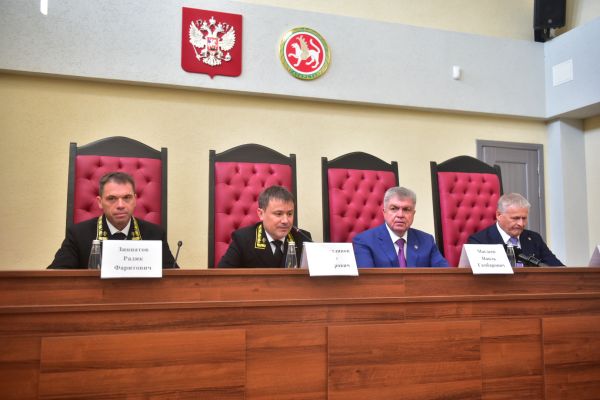 В Набережных Челнах представили нового председателя городского суда 