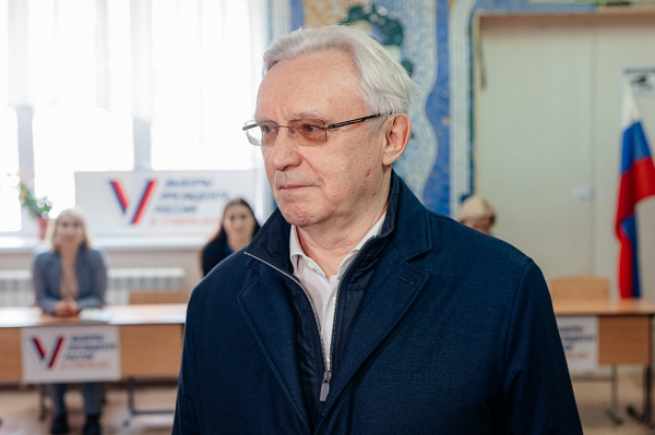 «Увеличить объемы можно было, сделав город инвестиционно-привлекательным. Челны тогда были одним из самых депрессивных городов» «Увеличить объемы можно было, сделав город инвестиционно-привлекательным. Челны тогда были одним из самых депрессивных городов»