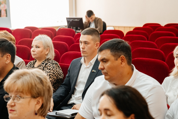«Мы же тебя туда не смотрящим поставили, чтобы статистику вести. Работу надо организовать!» «Мы же тебя туда не смотрящим поставили, чтобы статистику вести. Работу надо организовать!»