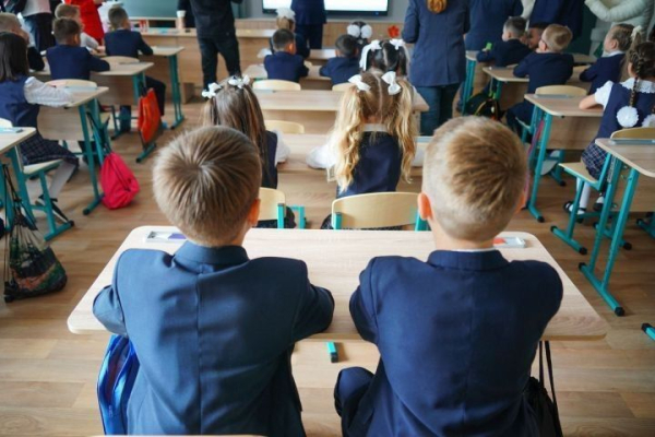 Юрист объяснил, могут ли в школе требовать деньги с родителей Юрист объяснил, могут ли в школе требовать деньги с родителей