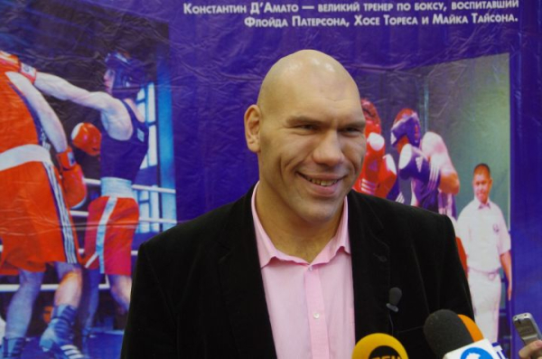 Николай Валуев посетит турнир по боксу на Кубок мэра Челнов Николай Валуев посетит турнир по боксу на Кубок мэра Челнов