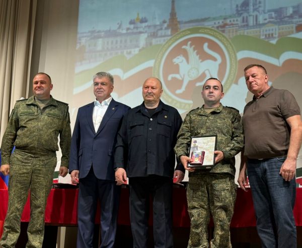 Наиль Магдеев с участниками СВО в преддверии Дня Республики Татарстан Наиль Магдеев с участниками СВО в преддверии Дня Республики Татарстан