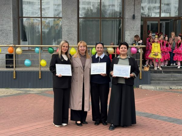 На бульваре Энтузиастов отметили День Республики концертом и награждениями На бульваре Энтузиастов отметили День Республики концертом и награждениями