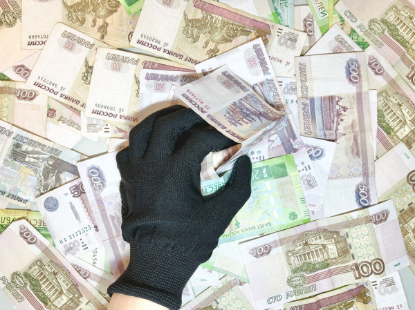 Жительница Челнов отдала мошенникам 2,3 миллиона рублей Жительница Челнов отдала мошенникам 2,3 миллиона рублей