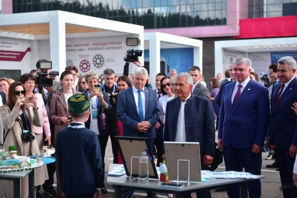 Рустам Минниханов высоко оценил образование Набережных Челнов Рустам Минниханов высоко оценил образование Набережных Челнов