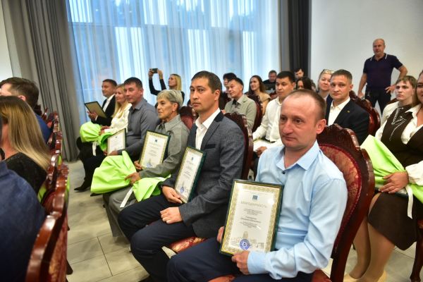 Наиль Магдеев вручил награды лучшим машиностроителям 