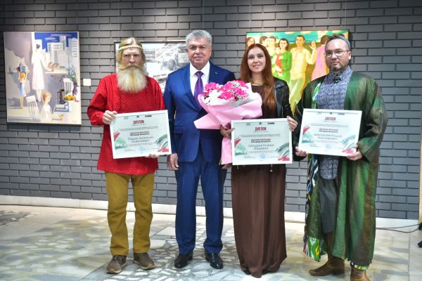 В Набережных Челнах наградили победителей масштабного конкурса художников В Набережных Челнах наградили победителей масштабного конкурса художников