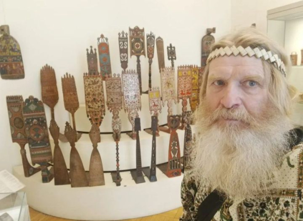 Художник из Челнов загрузил 500 картин в «Газель» и отправился покорять Петербург Художник из Челнов загрузил 500 картин в «Газель» и отправился покорять Петербург