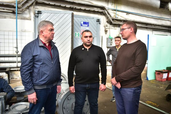 Наиль Магдеев ознакомился с ходом модернизации трамвайного парка Наиль Магдеев ознакомился с ходом модернизации трамвайного парка