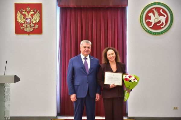 Наиль Магдеев вручил награды лучшим финансистам города 
