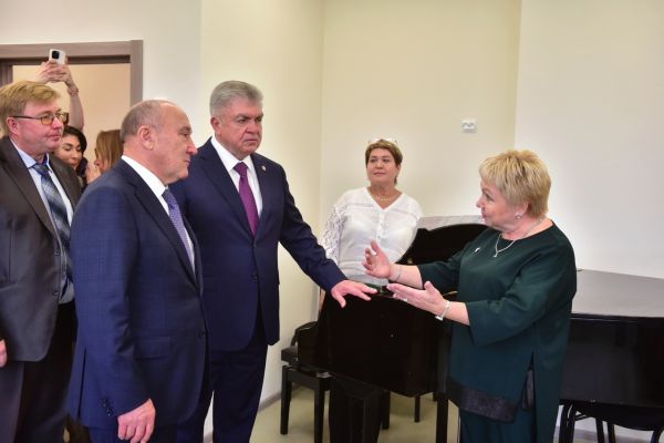 Марат Ахметов ознакомился с обновлённой детской музыкальной школой №2 Марат Ахметов ознакомился с обновлённой детской музыкальной школой №2