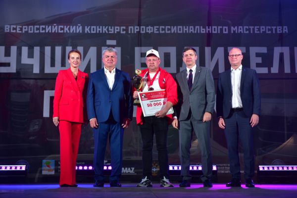 Кто стал лучшим среди водителей грузовиков России? 